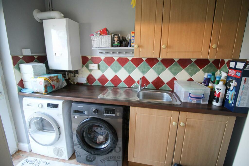 Additional property image - Kingsdon Lane, Harlow