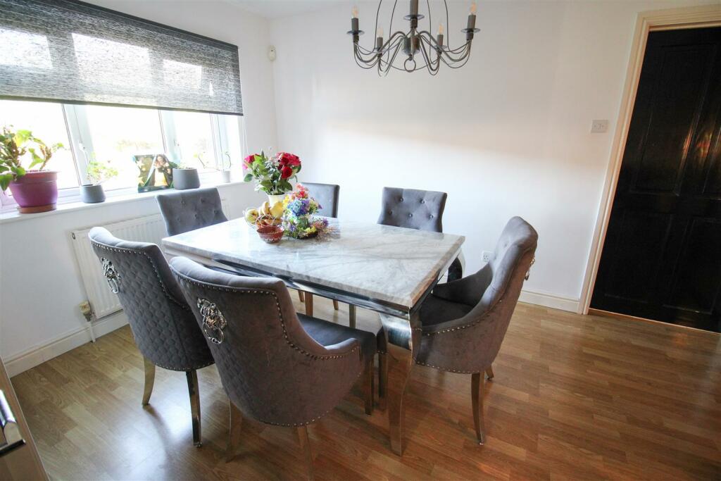 Additional property image - Kingsdon Lane, Harlow