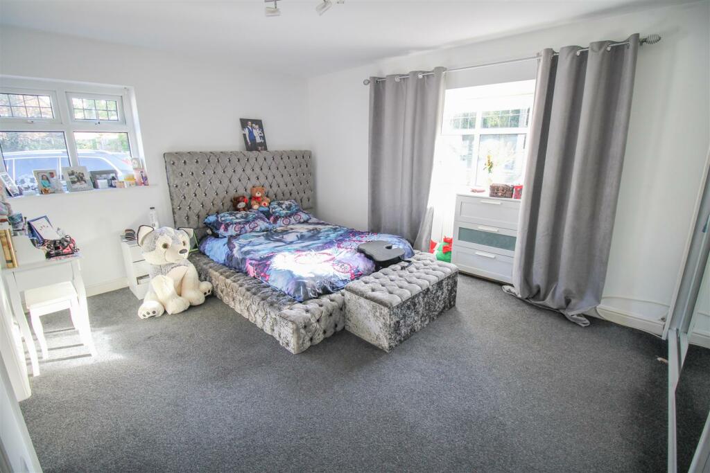 Additional property image - Kingsdon Lane, Harlow