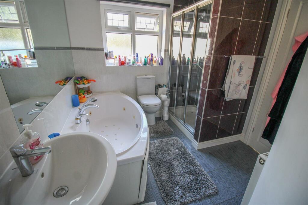 Additional property image - Kingsdon Lane, Harlow