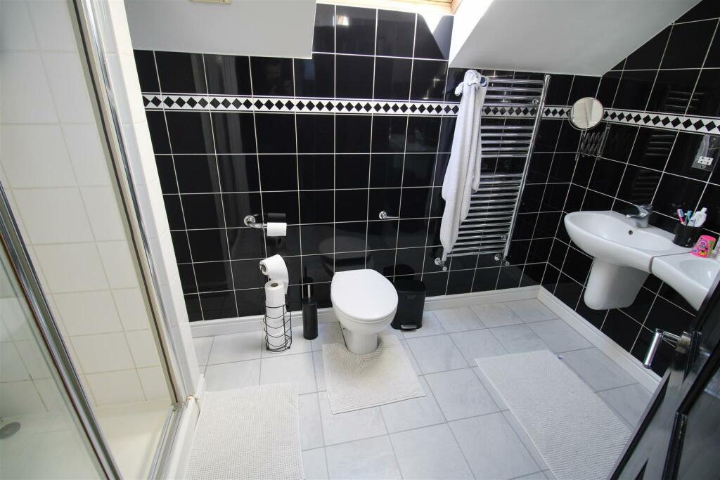 Additional property image - Kingsdon Lane, Harlow