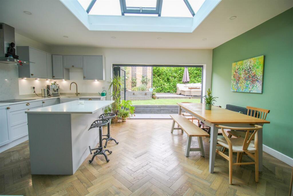Additional property image - Barnsley Wood Rise, Newhall