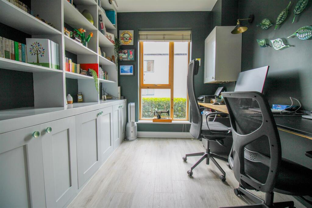 Additional property image - Barnsley Wood Rise, Newhall