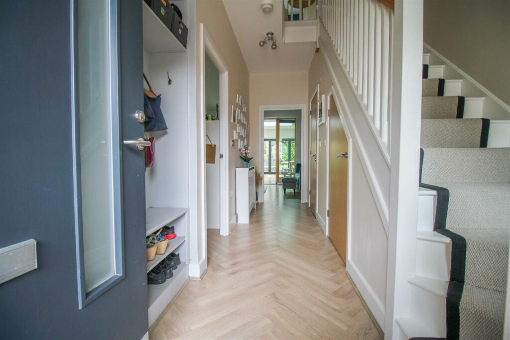 Additional property image - Barnsley Wood Rise, Newhall