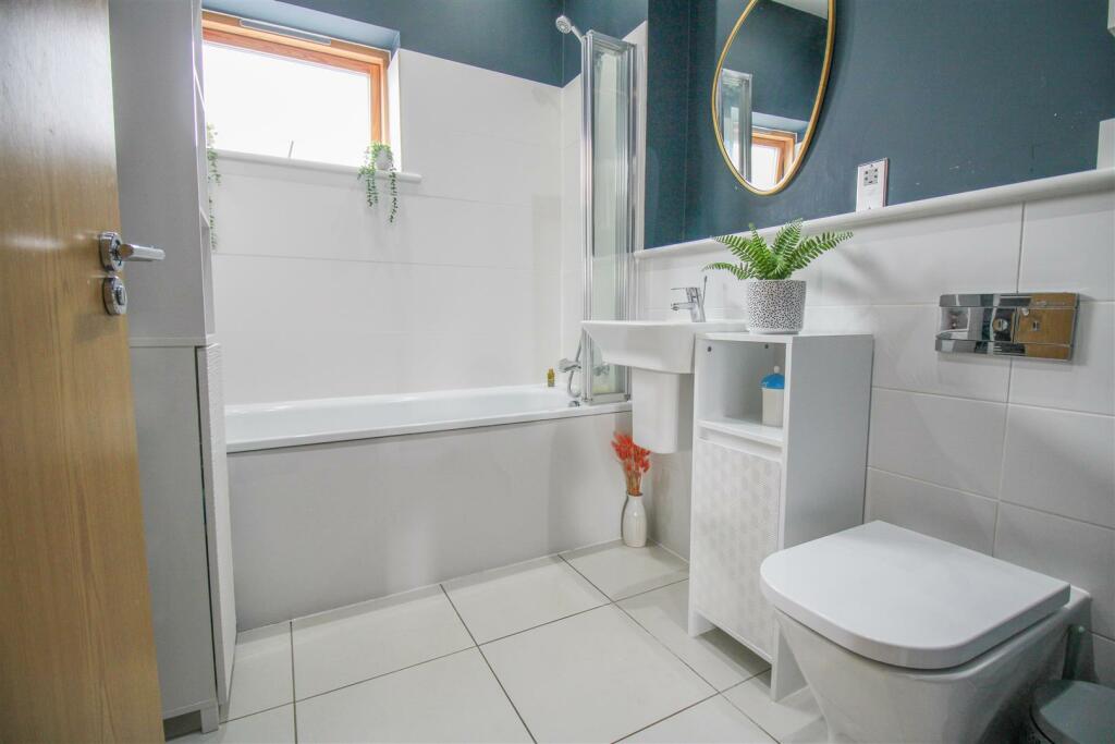 Additional property image - Barnsley Wood Rise, Newhall
