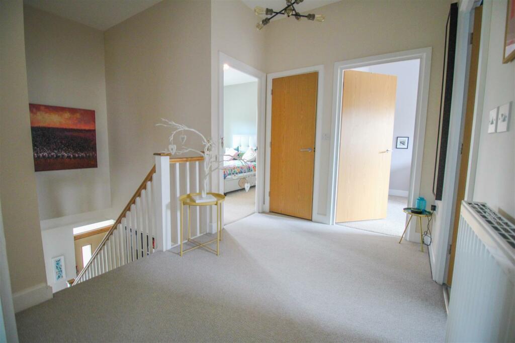 Additional property image - Barnsley Wood Rise, Newhall