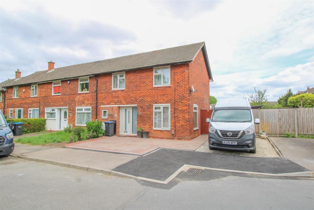 Main image of property: Carters Mead, Harlow