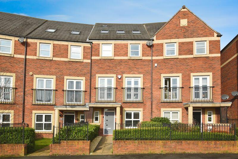 5 bedroom town house for sale in Featherstone Grove, Newcastle Upon