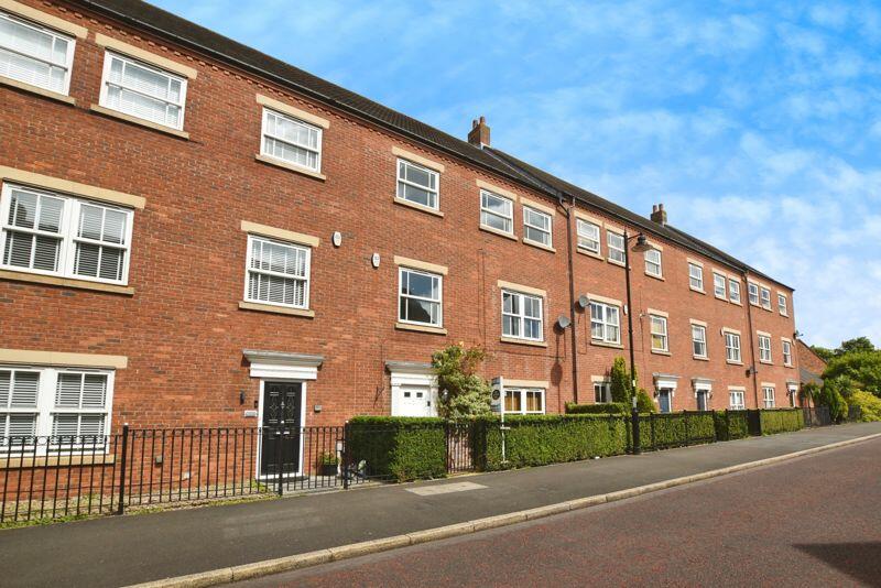 5 bedroom town house for sale in Featherstone Grove, Newcastle Upon