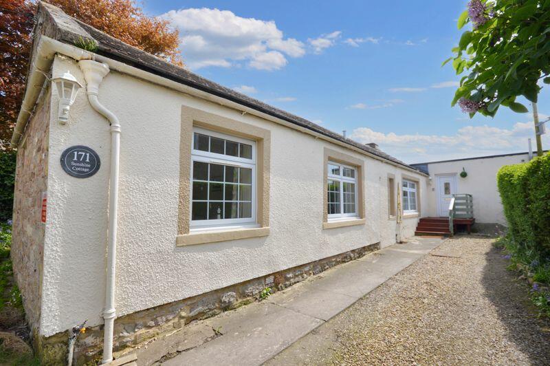 3 bedroom detached house for sale in Main Street, North Sunderland