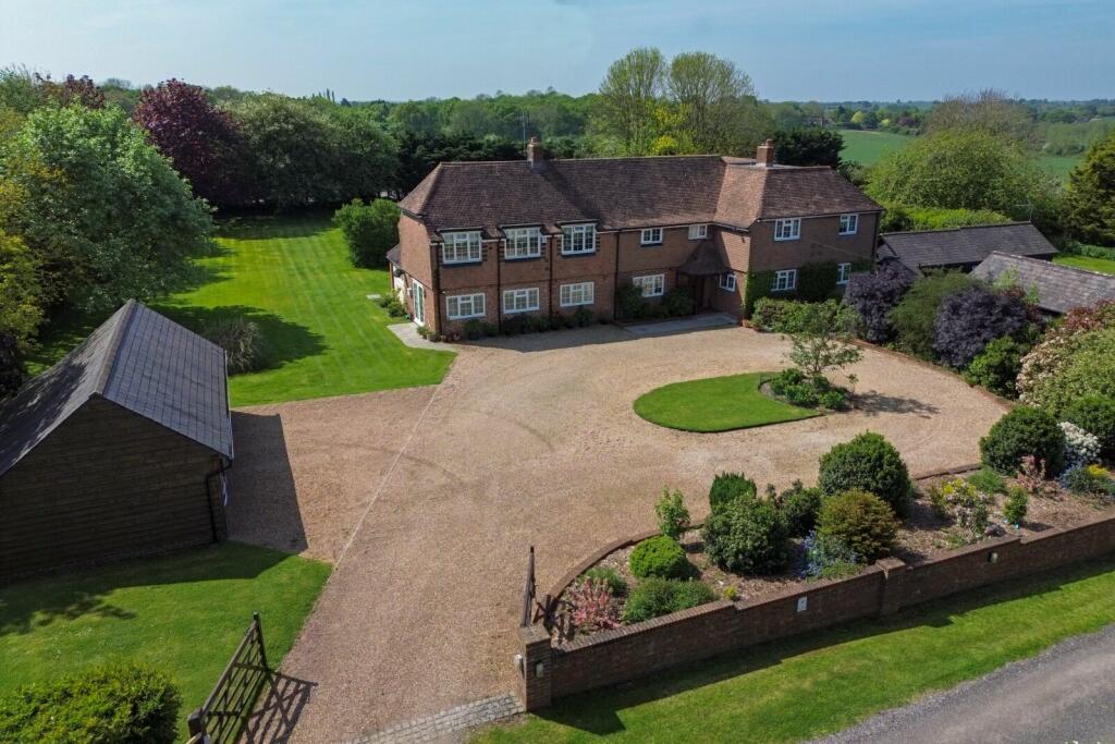6 bedroom detached house for sale in Port Lane, Little Hallingbury