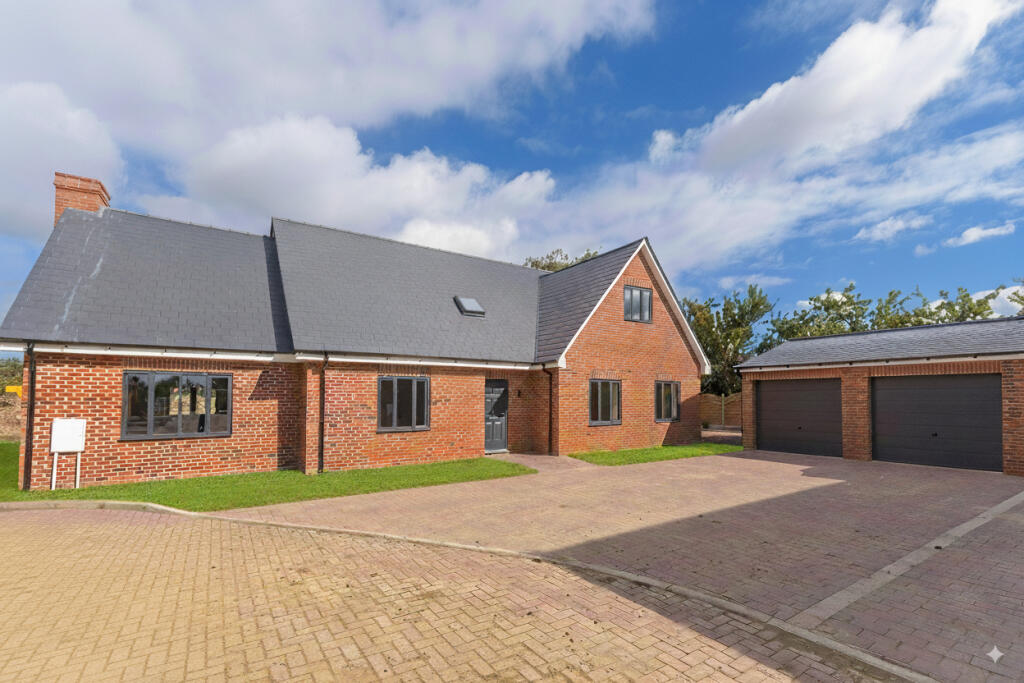 Main image of property: Sabre Close, Felsted, Dunmow, Essex, CM6