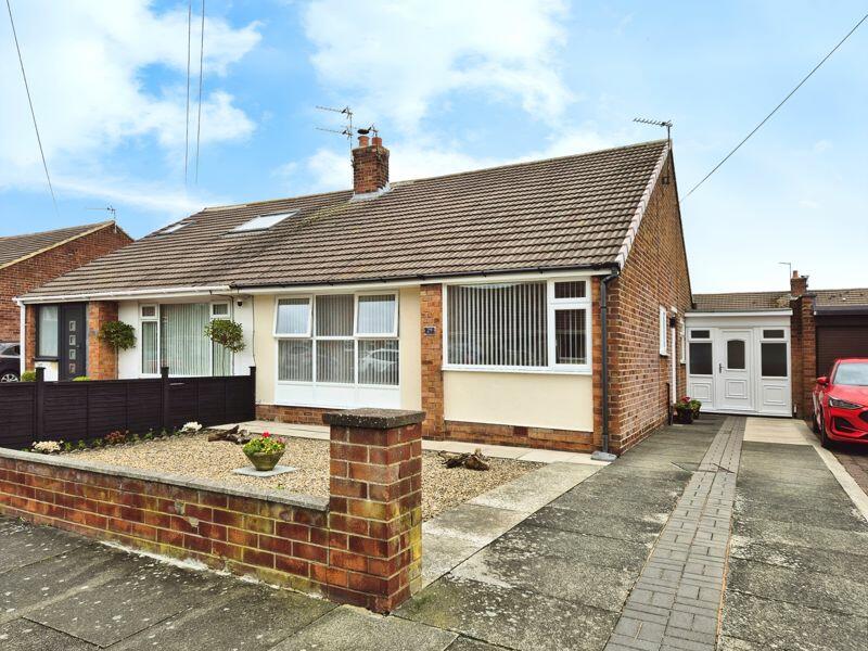 2 bedroom semidetached house for sale in Simonside Avenue, Choppington