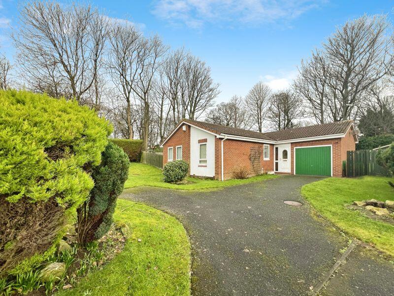 3 bedroom detached bungalow for sale in Claverley Drive, Newcastle Upon