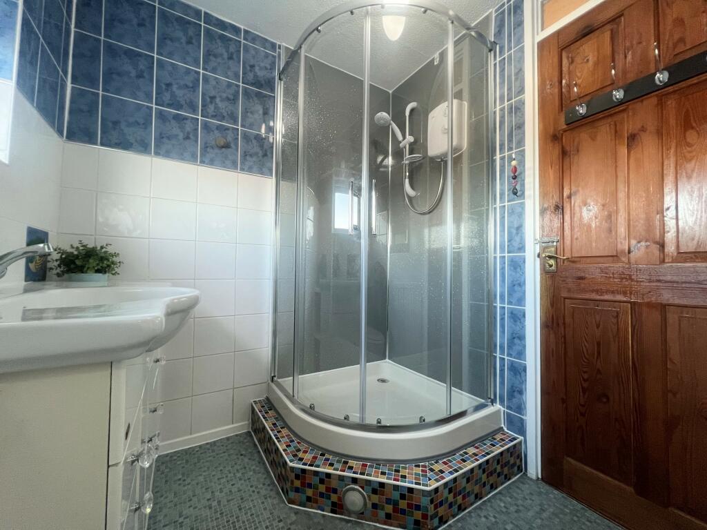 Additional property image - Highland Way, Redditch