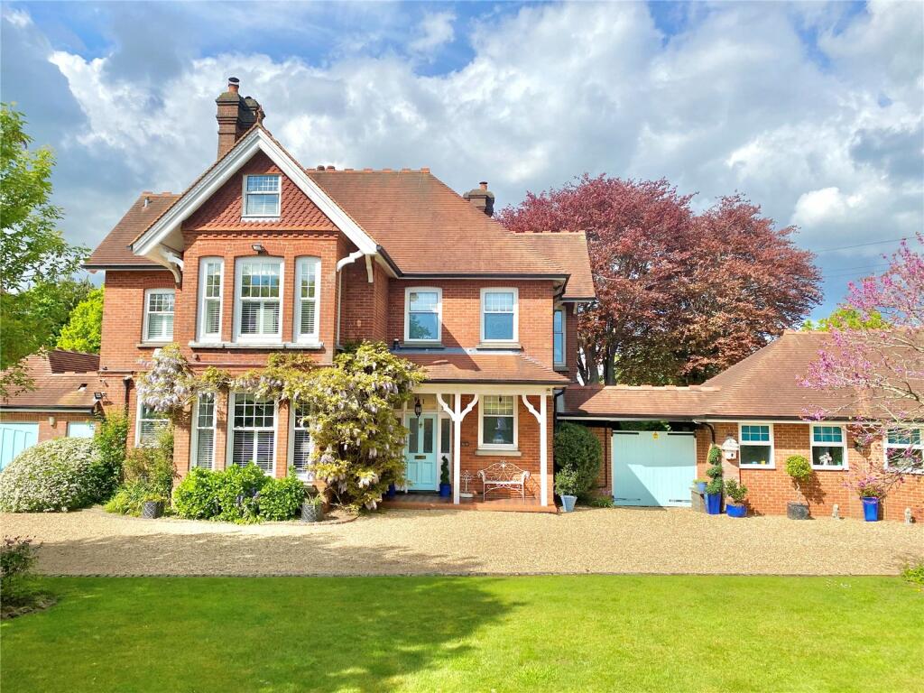 7 bedroom detached house for sale in Old Wickham Lane, Haywards Heath