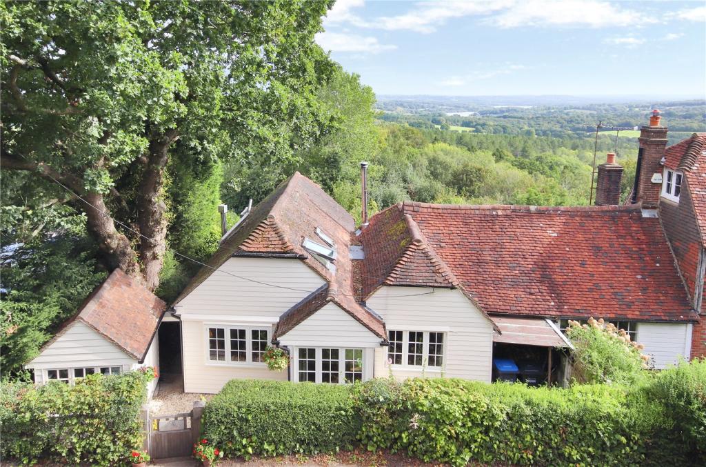 2 bedroom semidetached house for sale in Selsfield Road, West Hoathly