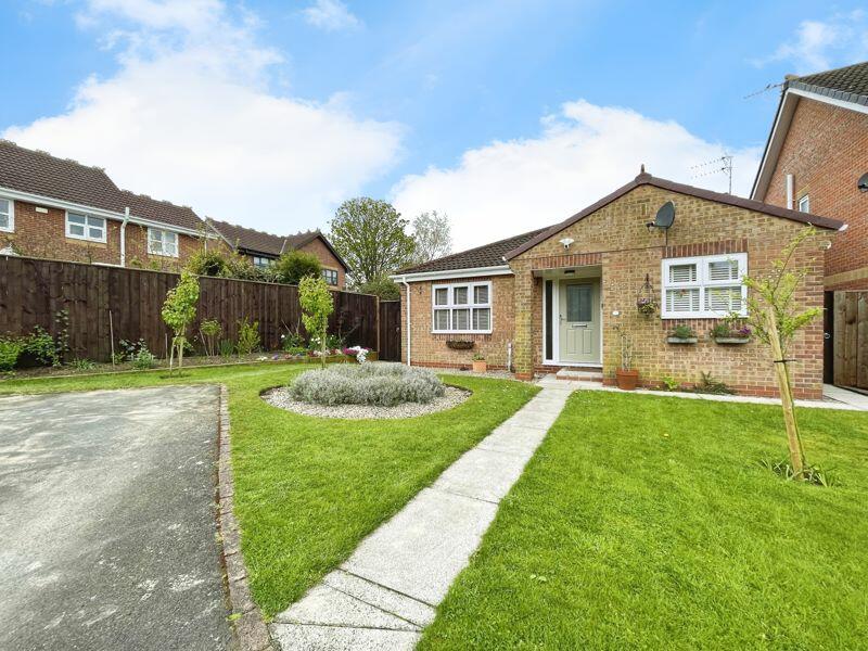 2 bedroom bungalow for sale in Harewood Gardens, Pegswood, NE61