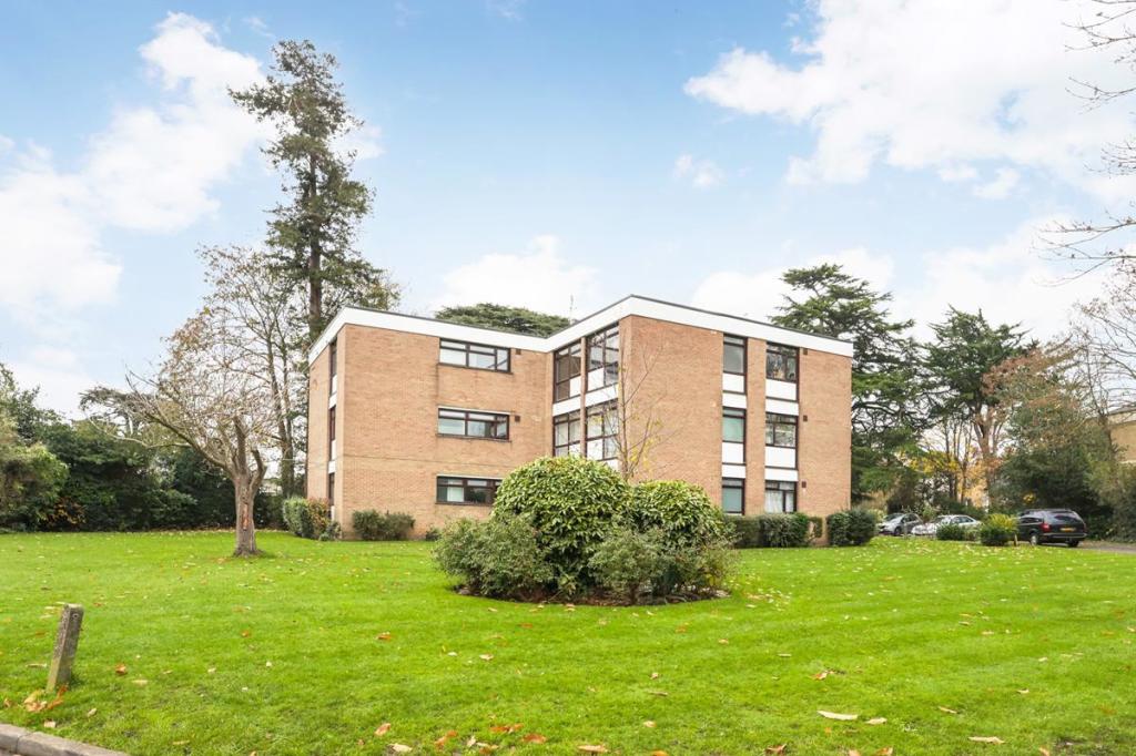 Flat to rent on Beechcroft Manor, Weybridge, KT13