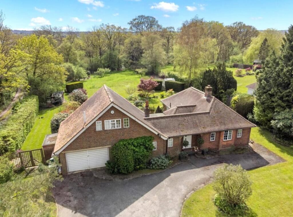Main image of property: Cobham Road, Fetcham, Leatherhead, Surrey, KT22