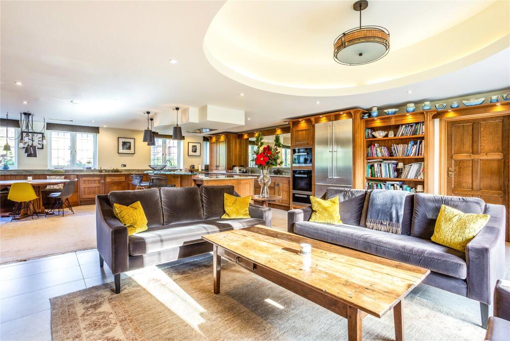 Main image of property: Oatlands Close, Weybridge, Surrey, KT13