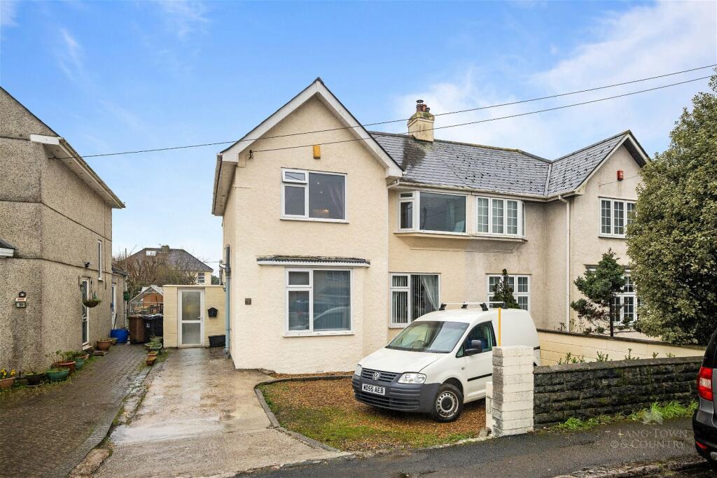 4 bedroom semi-detached house for sale in Plymstock Road, Plymstock, Plymouth., PL9