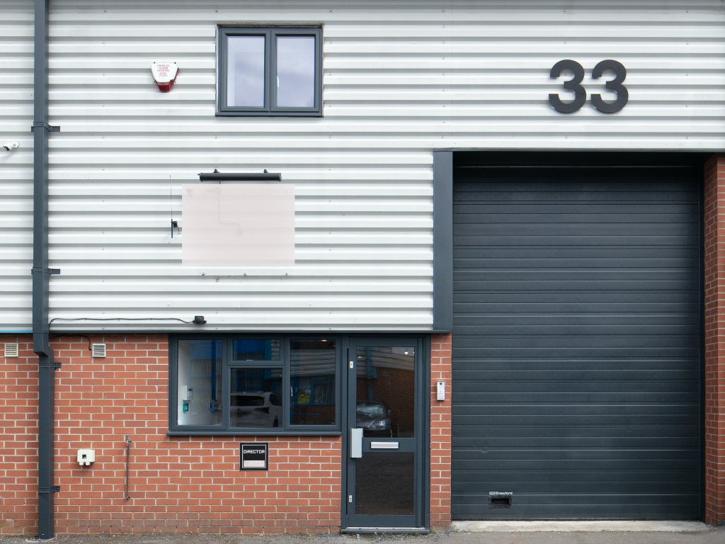 Warehouse to lease in Unit 33, Moor Park Industrial Centre, Tolpits