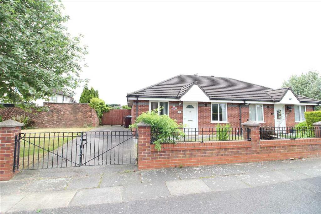 2 bedroom bungalow for sale in Hartwood Road, Kirkby, L32