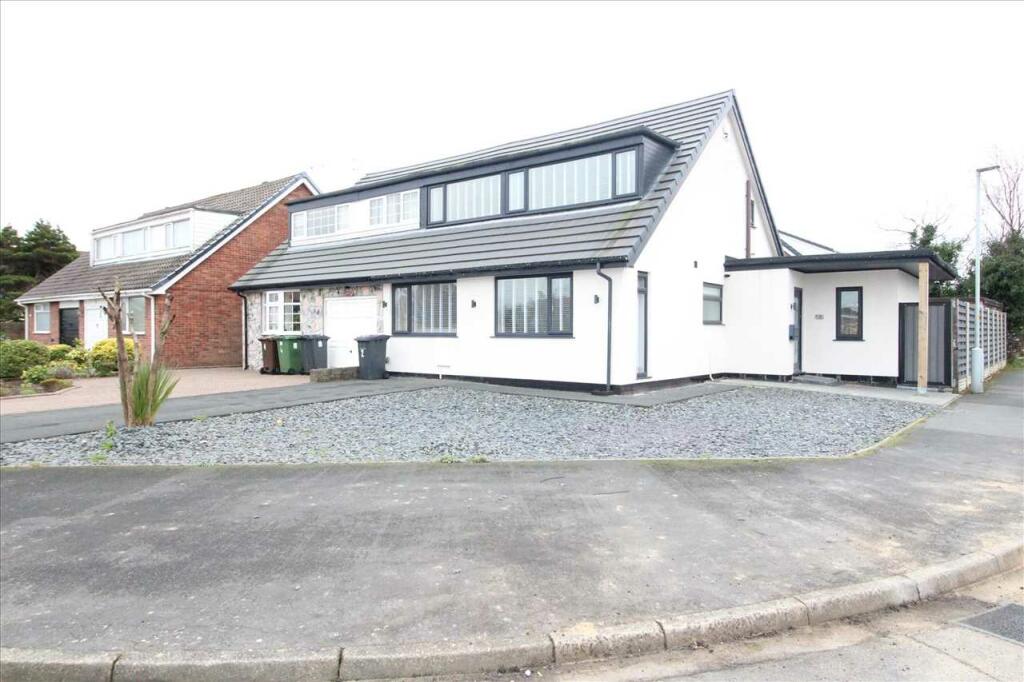 6 bedroom bungalow for sale in Warren Green, Formby, L37
