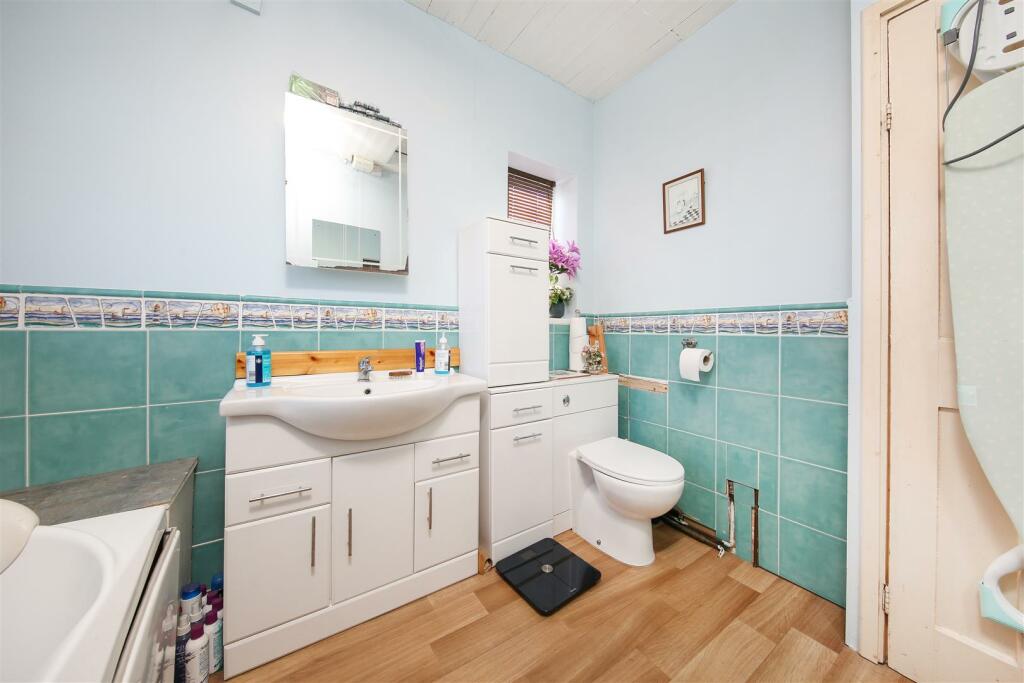3 bedroom semidetached house for sale in Springfield Avenue, Ashgate