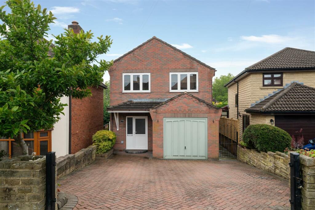 4 bedroom detached house for rent in Errington Road, Walton