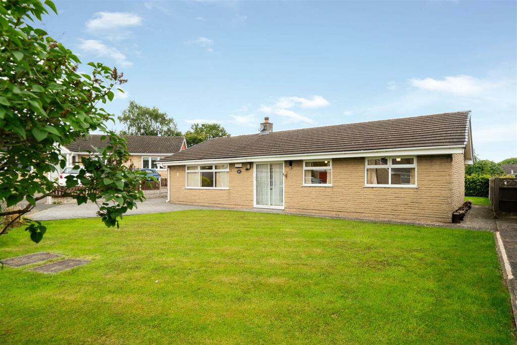 Main image of property: Swanbourne Close, Hasland, Chesterfield, S41 0TR