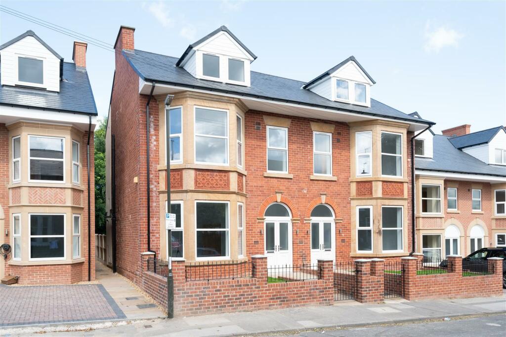 Main image of property: Plot 3 Avondale Road, Chesterfield, S40 4TF