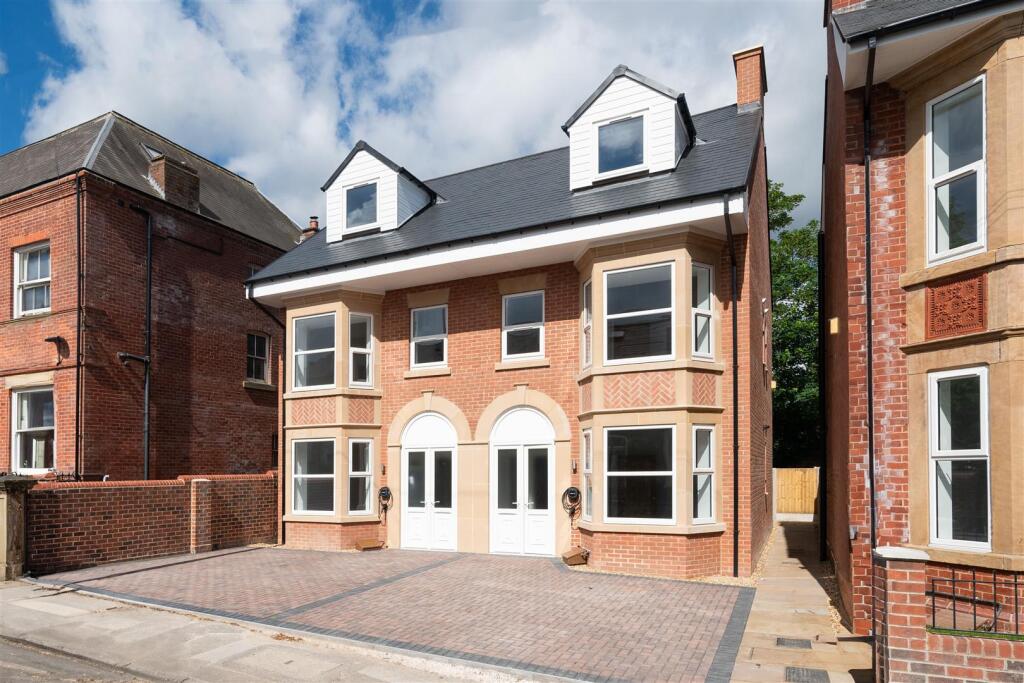Main image of property: Plot 1, Avondale Road, Chesterfield, S40 4TF