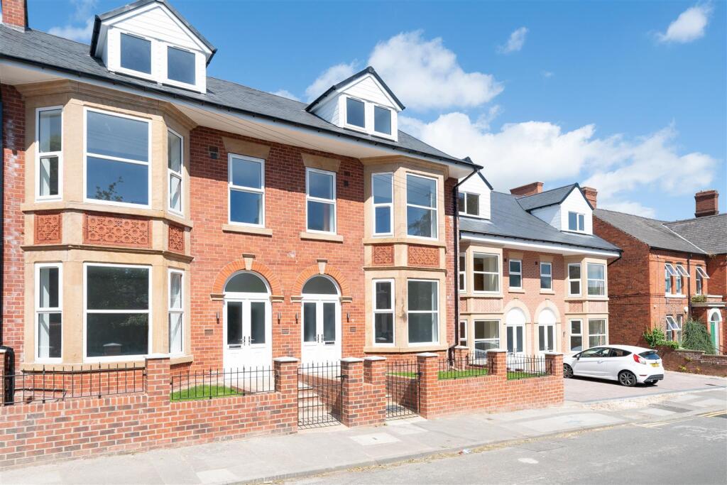 Main image of property: Plot 4 Avondale Road, Chesterfield, S40 4TF