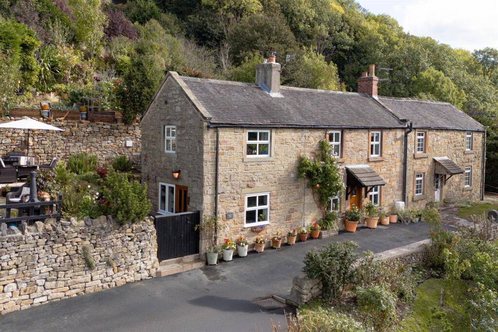 Main image of property: Starkholmes Road, Starkholmes, Matlock, DE4 5JA