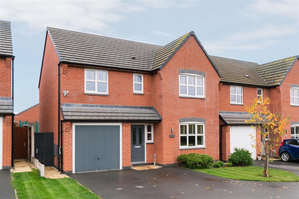 Main image of property: Murray Lane, Wingerworth, Chesterfield, S42 6FL
