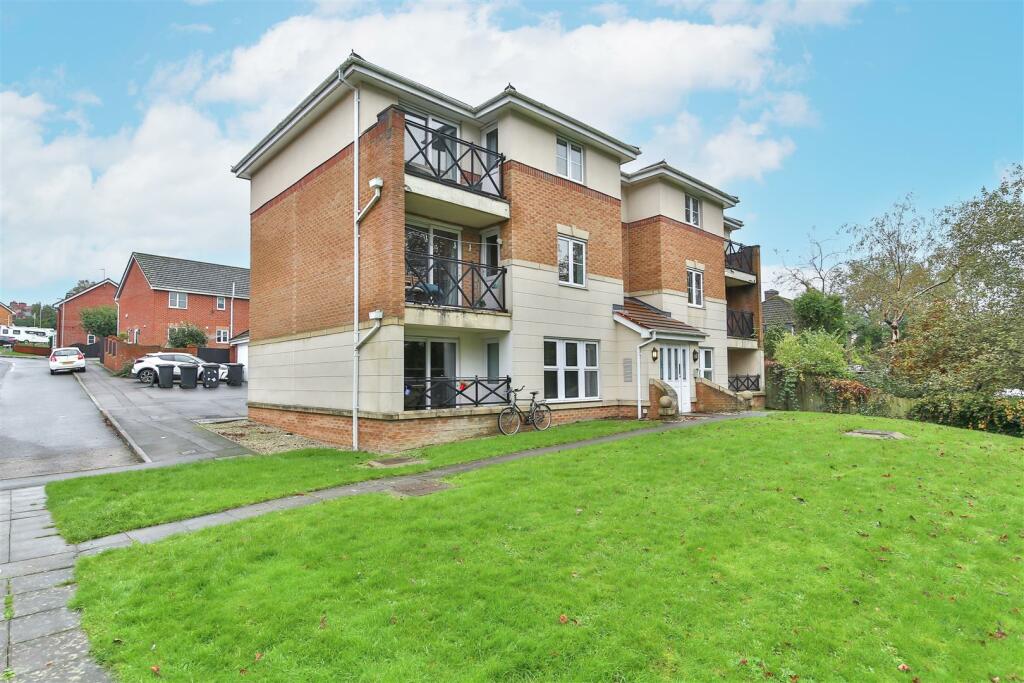 2 bedroom apartment for sale in 16 Wilden Croft, Brimington