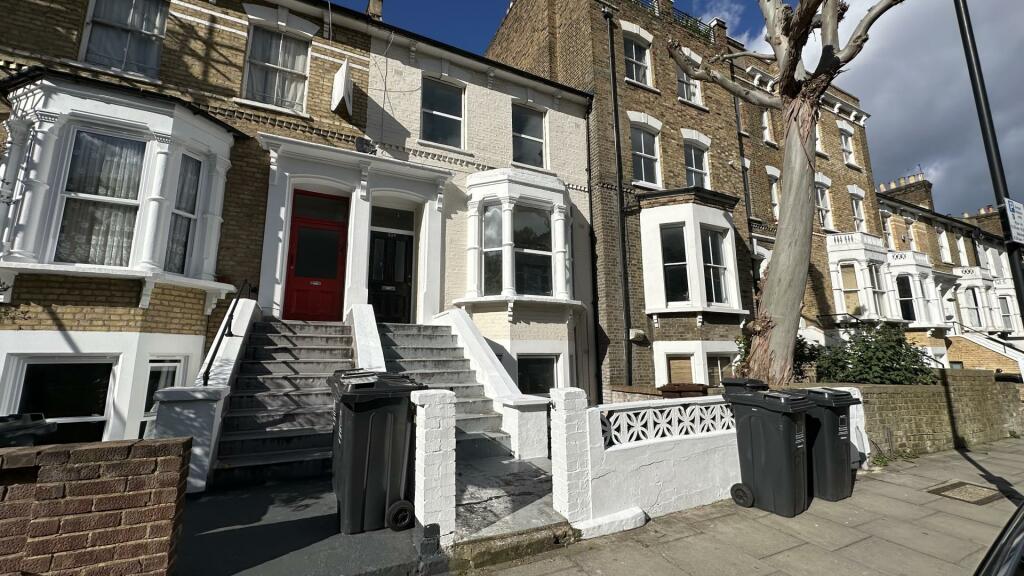 4 bedroom flat for rent in Farleigh Road, Stoke Newington, N16