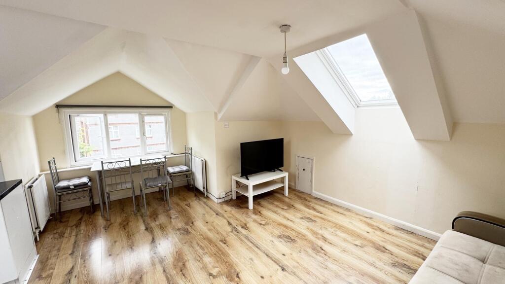 Main image of property: Pellatt Grove, Wood Green, N22