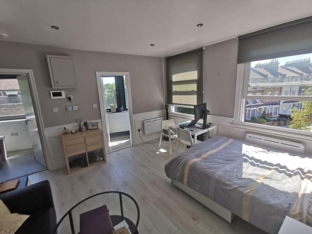 Main image of property: Stoke Newington Common N16 Studio