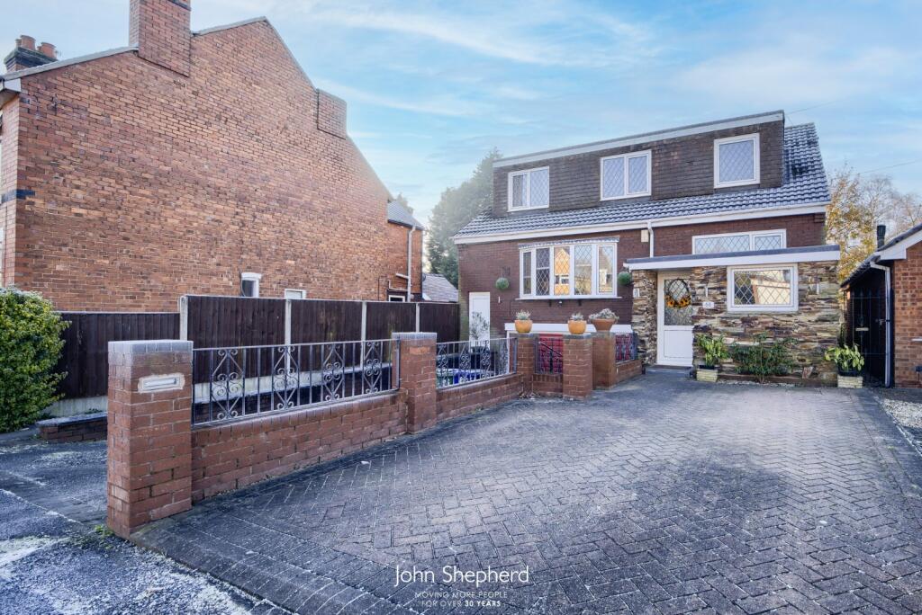 4 bedroom detached house for sale in St. Johns Road, Cannock