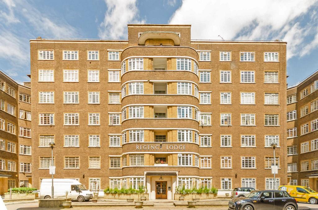 4 bedroom flat for sale in Regency Lodge, Adelaide Road, Swiss Cottage, NW3