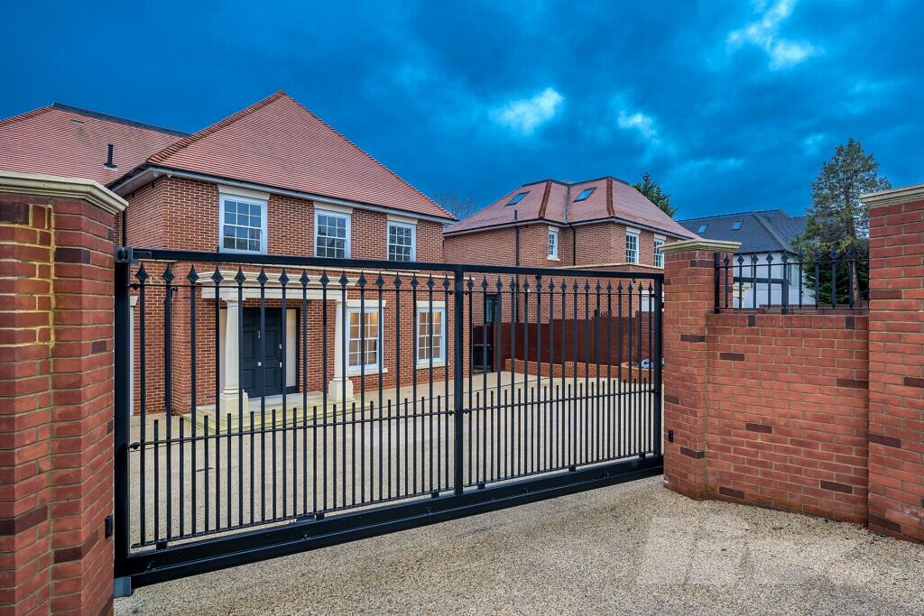 Main image of property: Barnet Road, Arkley, EN5
