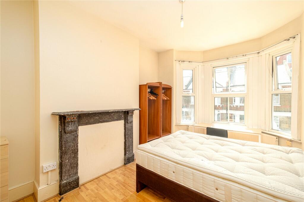 Studio apartment for rent in College Place, Camden, London, NW1