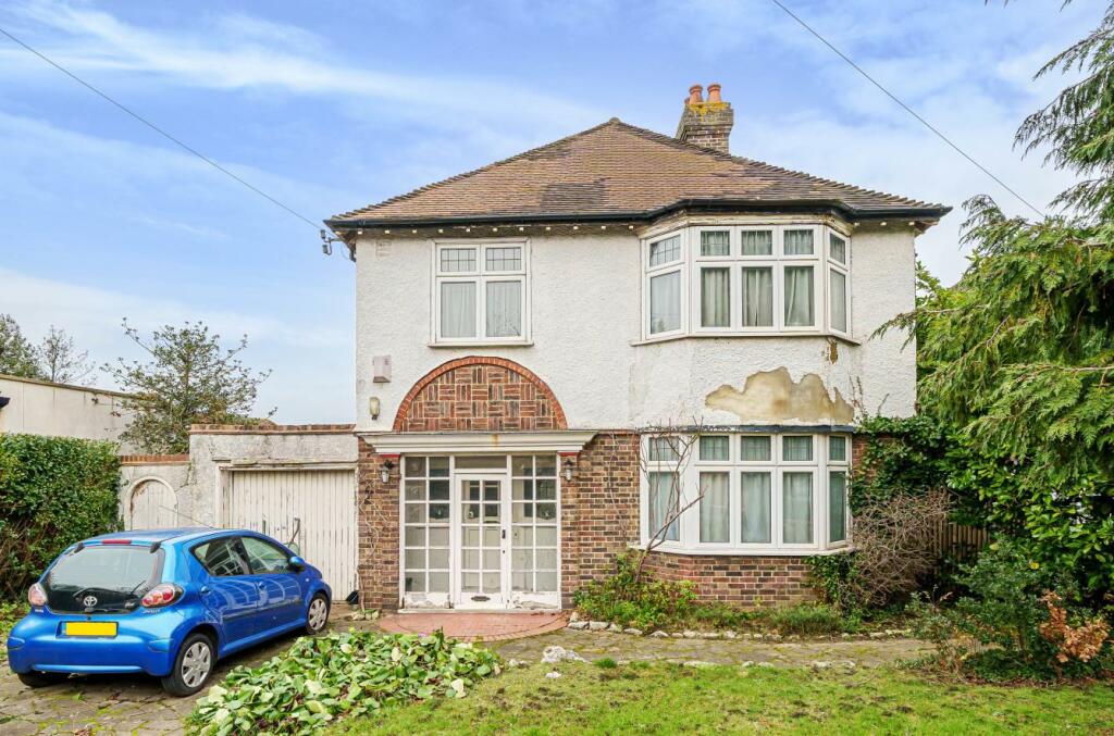4 bedroom detached house for sale in Road, Croydon, CR0