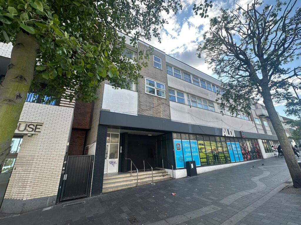 Main image of property: Station Road, London