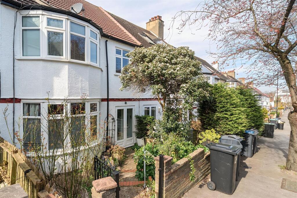 Main image of property: Grangecliffe Gardens, London