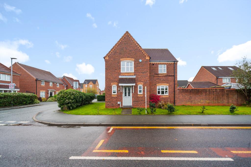 3 bedroom detached house for sale in Southwold Crescent, Warrington