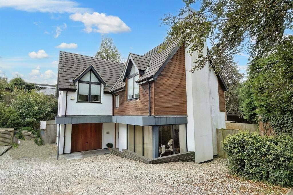 4 bedroom detached house for rent in Bournemouth, BH9